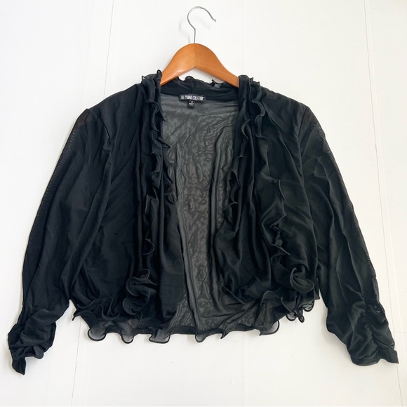 New THE PYRAMID COLLECTION Fine Mesh Shrug Black SIZE M Cardigan - Picture 2 of 9
